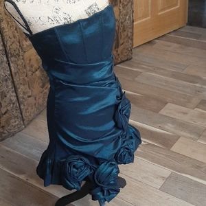 B.31.5tru dark green party dress S,M,L